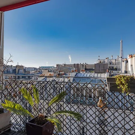 Eiffel Tower Design Apartment Paris
